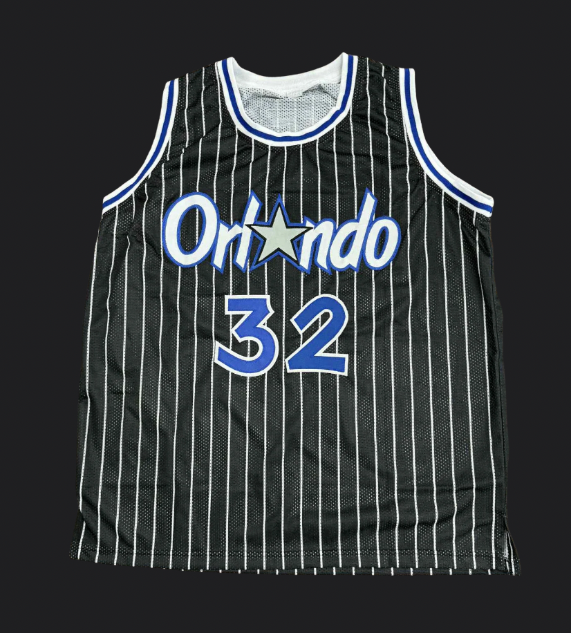 SHAQUILLE O'NEAL AUTOGRAPHED JERSEY W/ BECKETT WITNESS STICKER