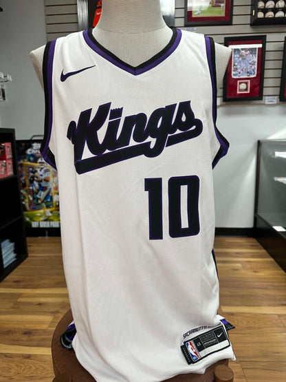 DOMANTAS SABONIS AUTOGRAPHED KINGS JERSEY (BECKETT COA)