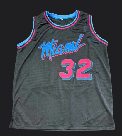 SHAQUILLE O'NEAL AUTOGRAPHED JERSEY W/ BECKETT WITNESS STICKER