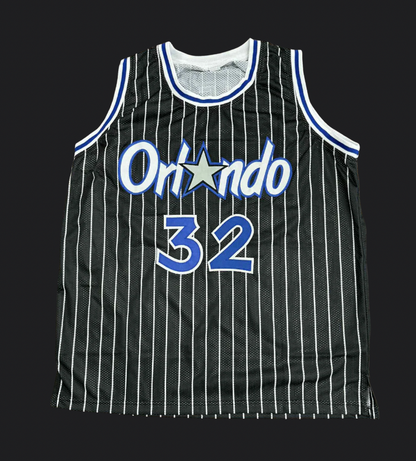 SHAQUILLE O'NEAL AUTOGRAPHED JERSEY W/ BECKETT WITNESS STICKER