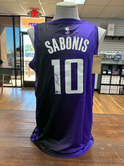 DOMANTAS SABONIS AUTOGRAPHED KINGS JERSEY (BECKETT COA)