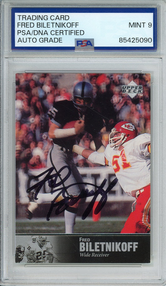 1997 UPPER DECK FOOTBALL - FRED BILETNIKOFF #18 HOF RAIDER AUTOGRAPH PSA/DNA AUTO GRADE MINT 9